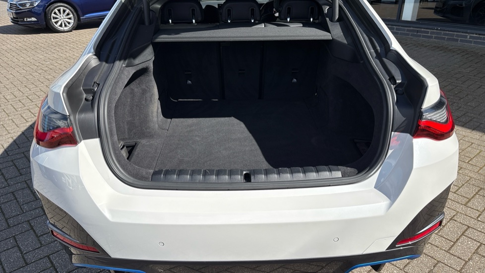BMW i4 250kW eDrive40 M Sport 83.9kWh 5dr Auto Electric Hatchback - Image 13
