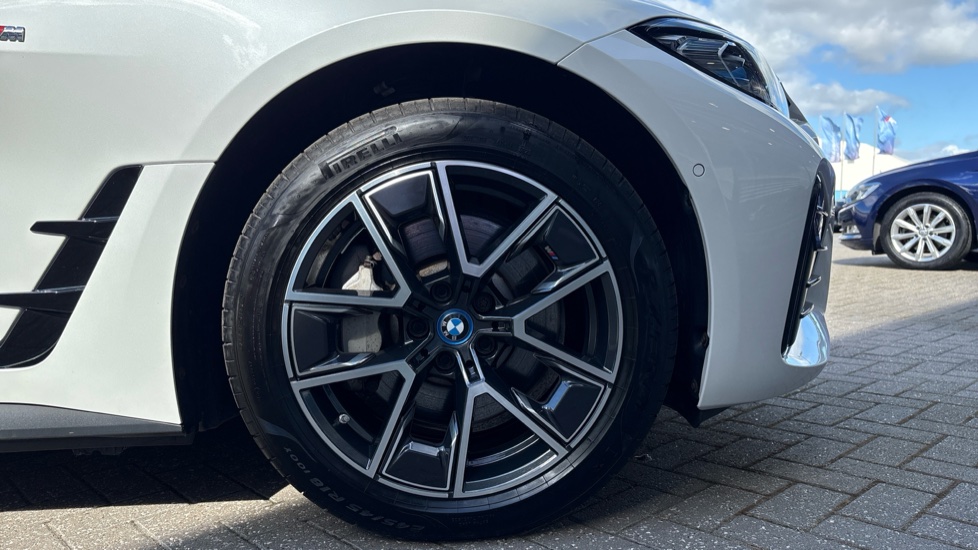 BMW i4 250kW eDrive40 M Sport 83.9kWh 5dr Auto Electric Hatchback - Image 14