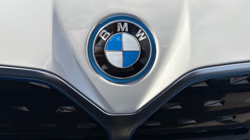 BMW i4 250kW eDrive40 M Sport 83.9kWh 5dr Auto Electric Hatchback - Image 42