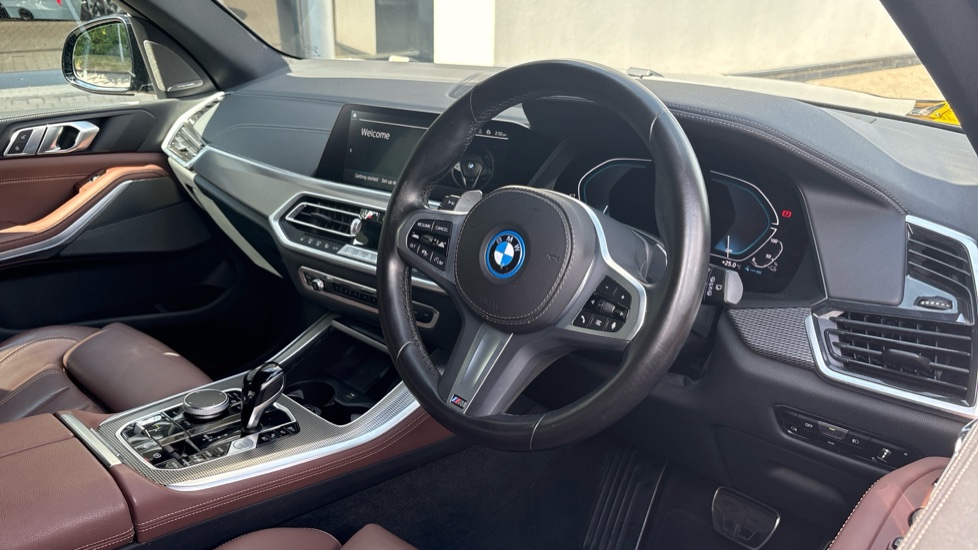 BMW X5 xDrive45e M Sport 5dr Auto Estate - Image 6
