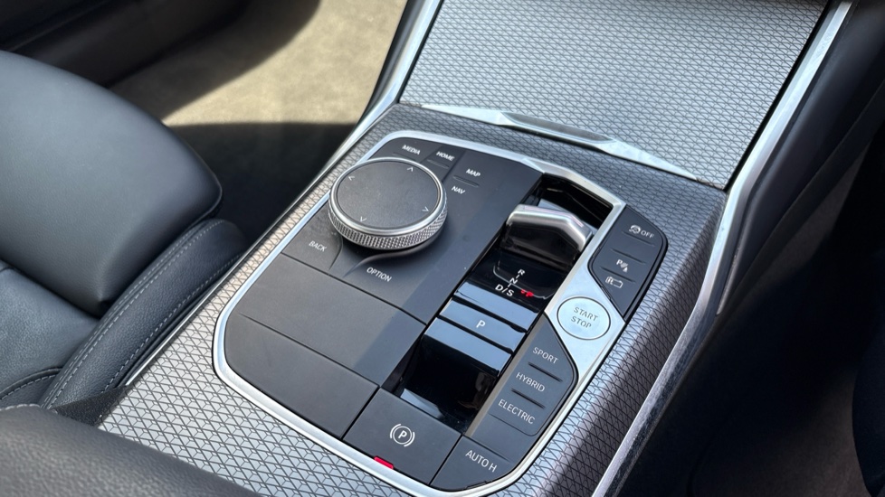 BMW 3 Series 330e M Sport 4dr Step Auto Saloon - Image 10