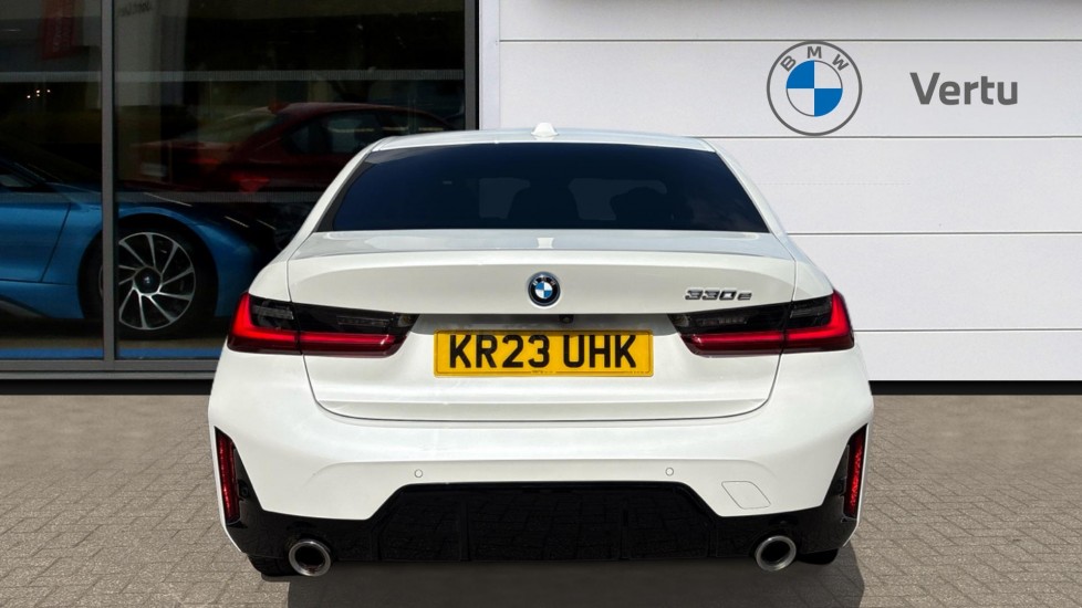 BMW 3 Series 330e M Sport 4dr Step Auto Saloon - Image 15