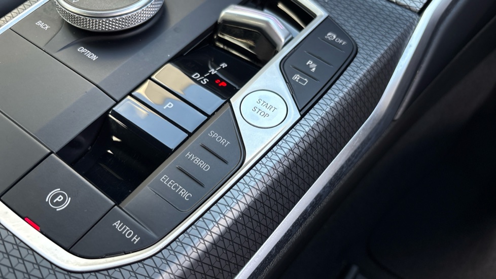 BMW 3 Series 330e M Sport 4dr Step Auto Saloon - Image 19