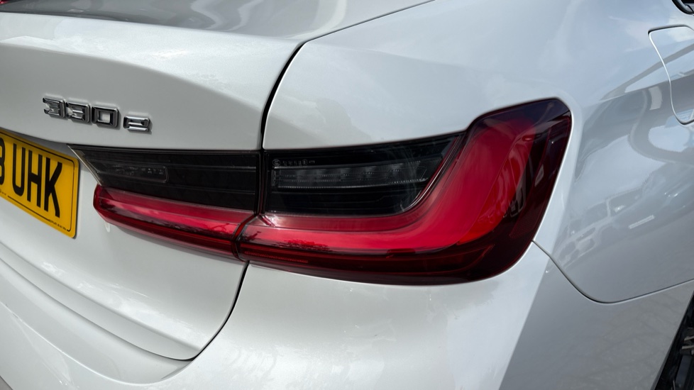 BMW 3 Series 330e M Sport 4dr Step Auto Saloon - Image 21