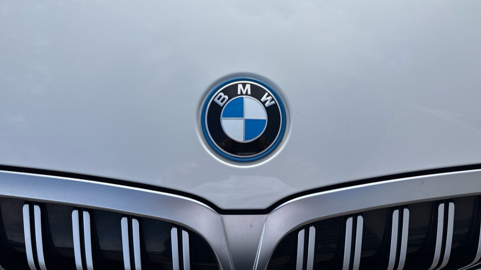 BMW 3 Series 330e M Sport 4dr Step Auto Saloon - Image 36