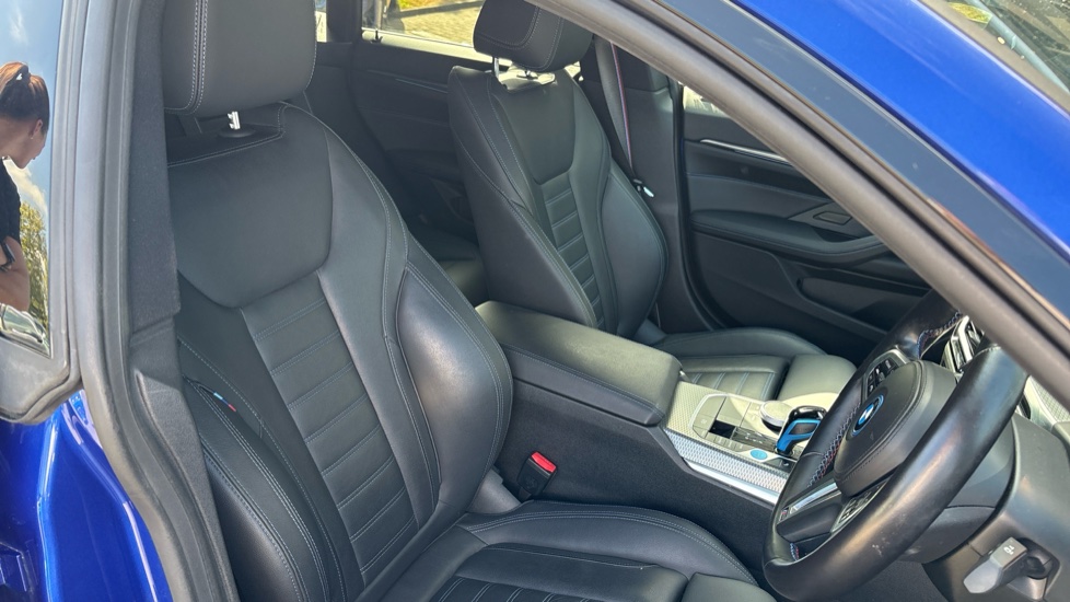 BMW i4 400kW M50 83.9kWh 5dr Auto Electric Hatchback - Image 11