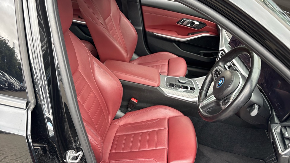 BMW 3 Series 330e M Sport 4dr Step Auto Saloon - Image 11