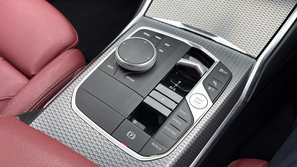 BMW 3 Series 330e M Sport 4dr Step Auto Saloon - Image 19