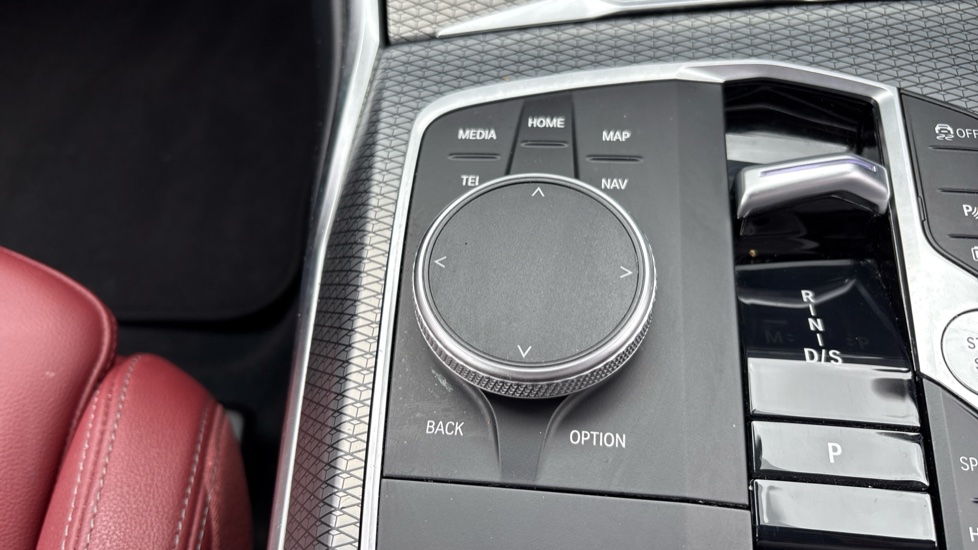 BMW 3 Series 330e M Sport 4dr Step Auto Saloon - Image 32