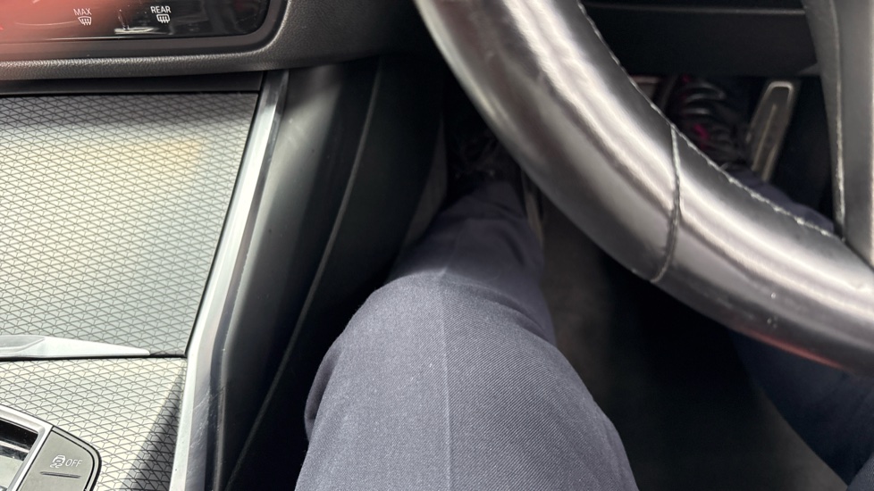 BMW 3 Series 330e M Sport 4dr Step Auto Saloon - Image 40