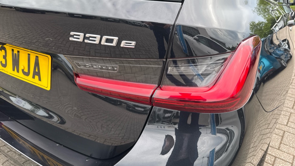 BMW 3 Series 330e xDrive M Sport 5dr Step Auto Estate - Image 22