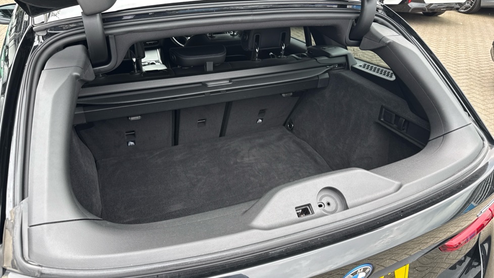 BMW 3 Series 330e xDrive M Sport 5dr Step Auto Estate - Image 28