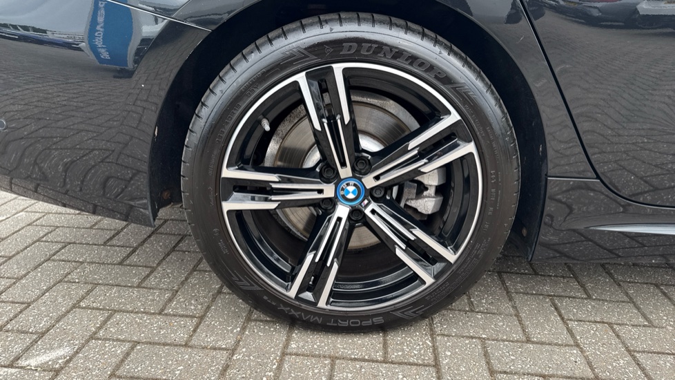 BMW 3 Series 330e xDrive M Sport 5dr Step Auto Estate - Image 31