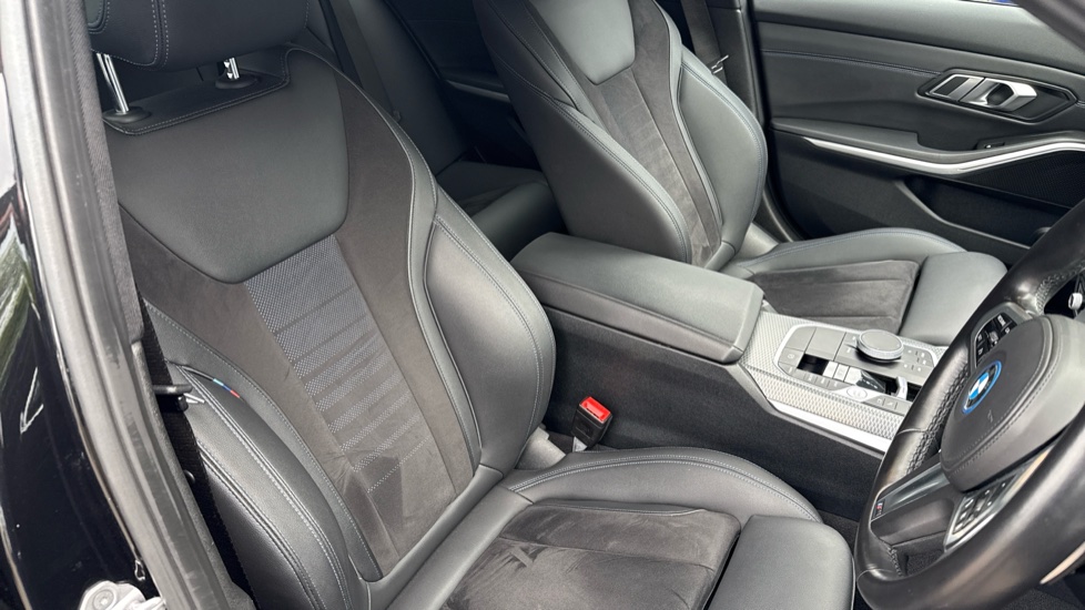 BMW 3 Series 330e xDrive M Sport 5dr Step Auto Estate - Image 32