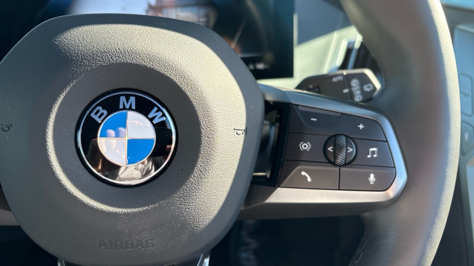 BMW iX 300kW xDrive45 Sport 101kWh 5dr Auto [Skylounge] Electric Estate - Image 18