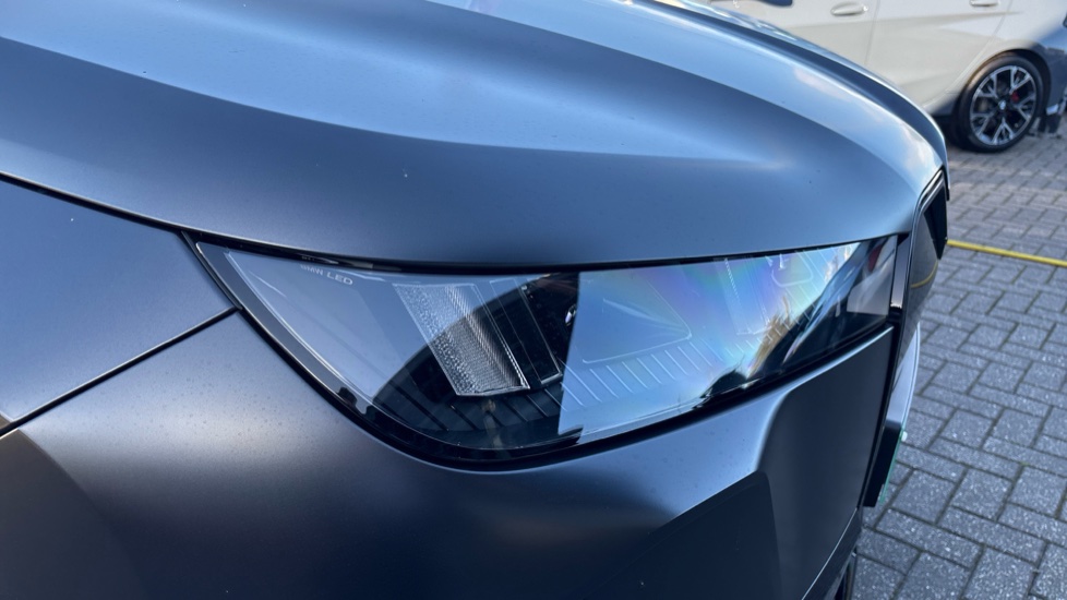BMW iX 300kW xDrive45 Sport 101kWh 5dr Auto [Skylounge] Electric Estate - Image 23