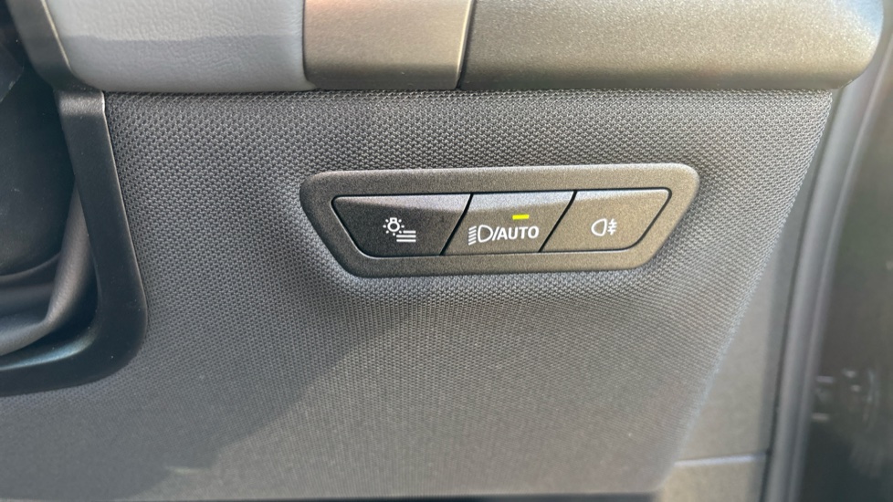 BMW iX 300kW xDrive45 Sport 101kWh 5dr Auto [Skylounge] Electric Estate - Image 47
