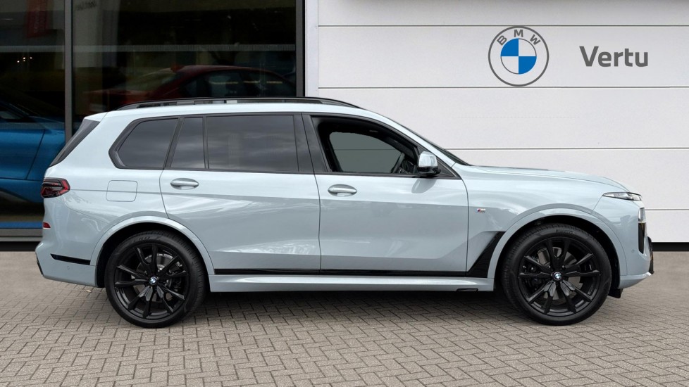 BMW X7 xDrive40i MHT M Sport 5dr Step Auto Petrol Estate - Image 3