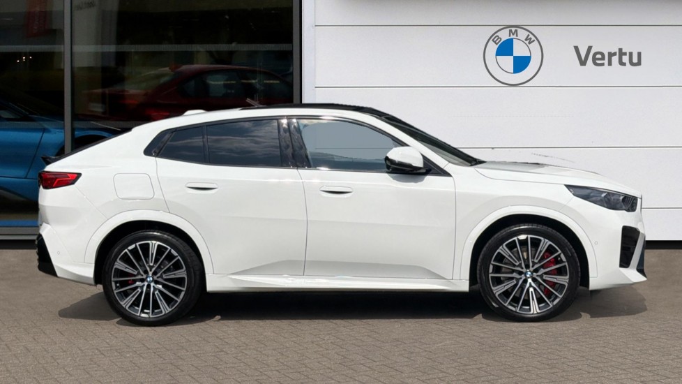 BMW iX2 150kW eDrive20 M Sport 65kWh 5dr Auto [Tech/Pro] Electric Hatchback - Image 3