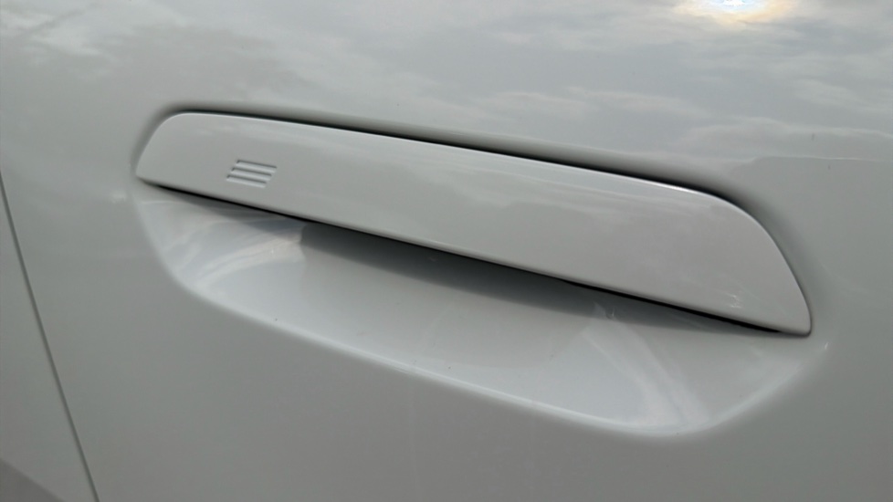 BMW iX2 150kW eDrive20 M Sport 65kWh 5dr Auto [Tech/Pro] Electric Hatchback - Image 28
