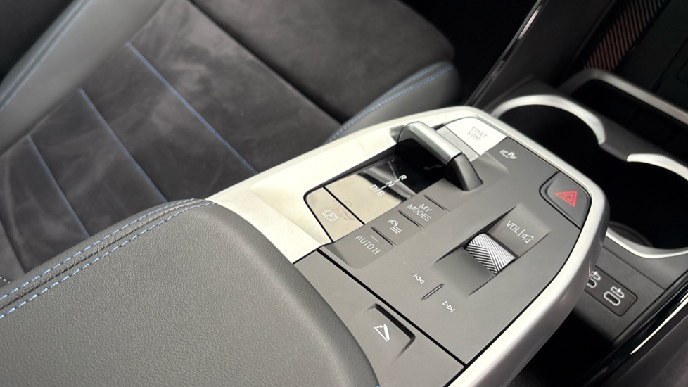 BMW iX2 150kW eDrive20 M Sport 65kWh 5dr Auto [Tech/Pro] Electric Hatchback - Image 10