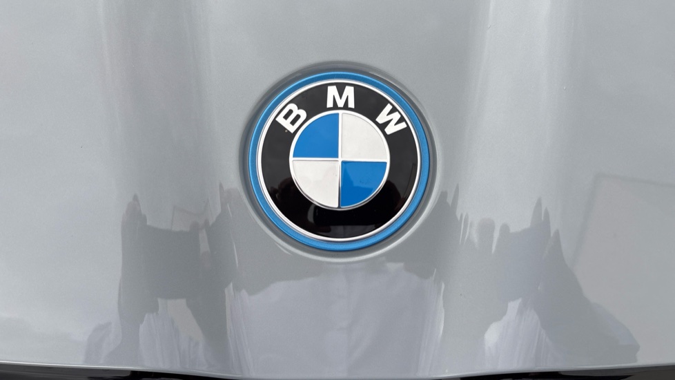 BMW iX2 150kW eDrive20 M Sport 65kWh 5dr Auto [Tech/Pro] Electric Hatchback - Image 27