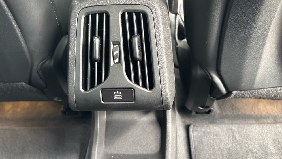 BMW iX1 150kW eDrive20 M Sport 65kWh 5dr Auto [Tech/Pro] Electric Estate - Image 32