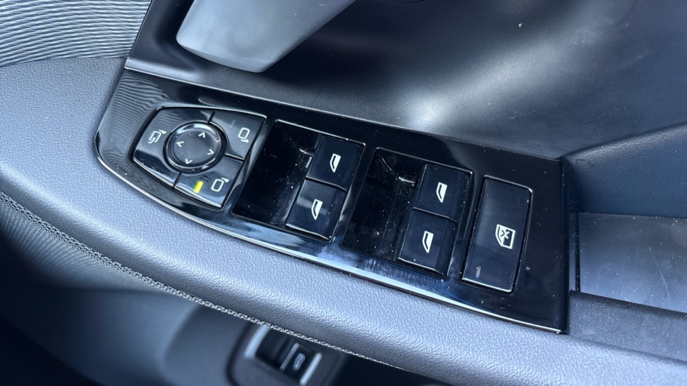 BMW 5 Series 520i M Sport 4dr Auto Petrol Saloon - Image 24