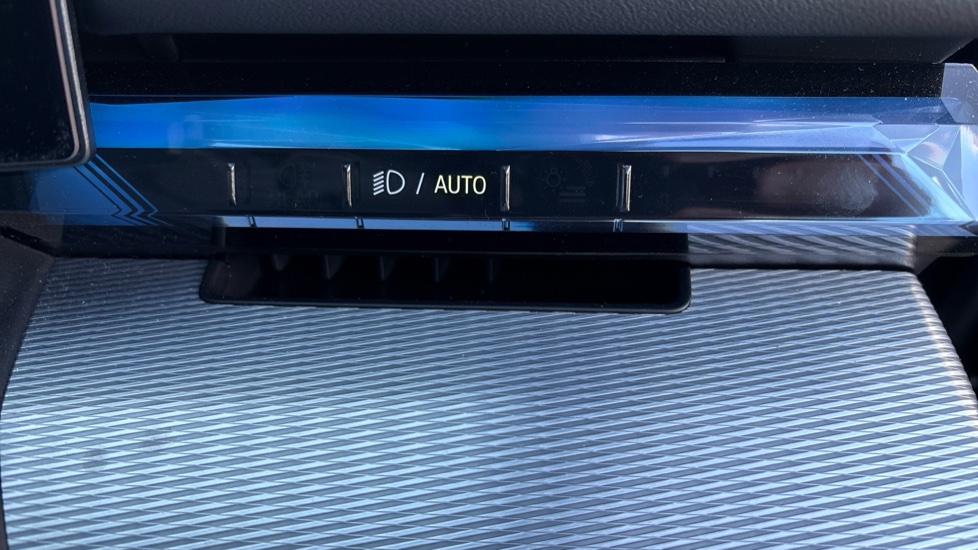 BMW 5 Series 520i M Sport 4dr Auto Petrol Saloon - Image 36