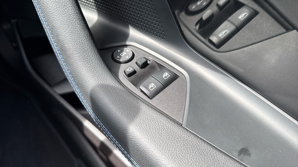 BMW 2 Series 220i M Sport 2dr Step Auto Petrol Coupe - Image 30