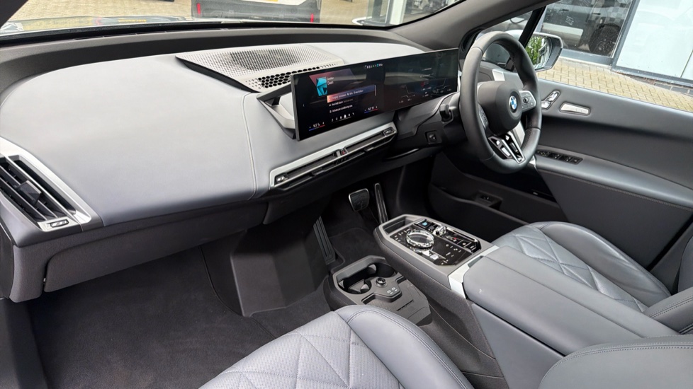 BMW iX 300kW xDrive45 M Sport 101kWh 5dr Auto [Tech] Electric Estate - Image 7