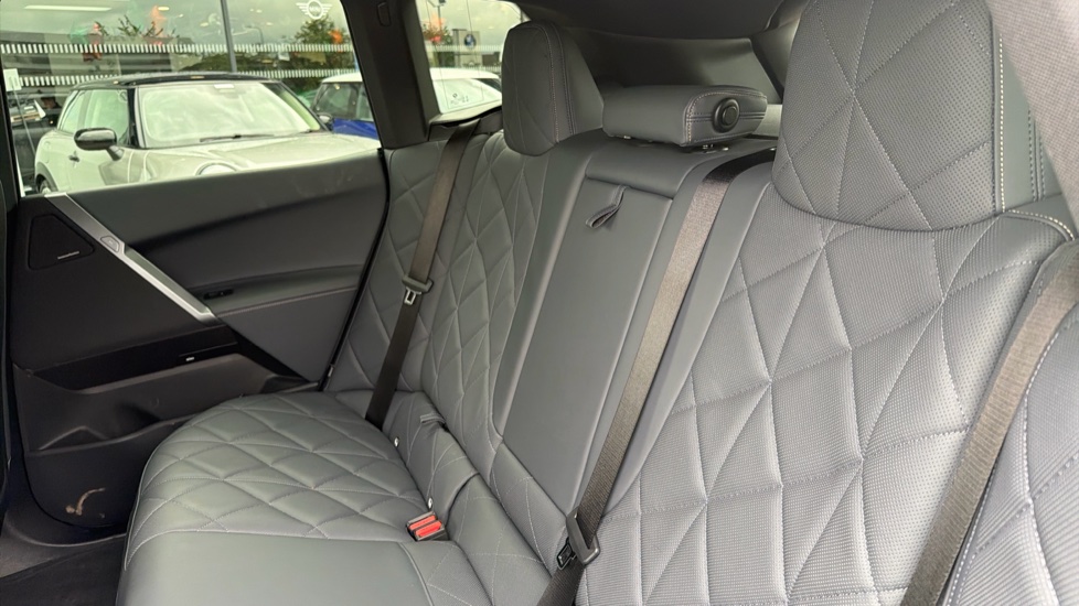 BMW iX 300kW xDrive45 M Sport 101kWh 5dr Auto [Tech] Electric Estate - Image 12