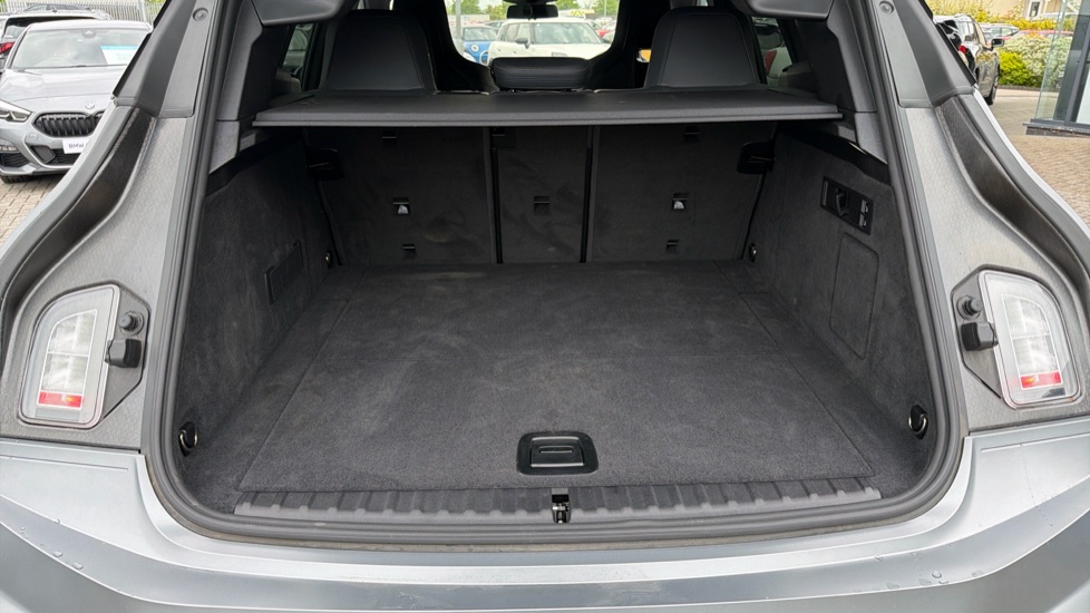 BMW iX 300kW xDrive45 M Sport 101kWh 5dr Auto [Tech] Electric Estate - Image 13
