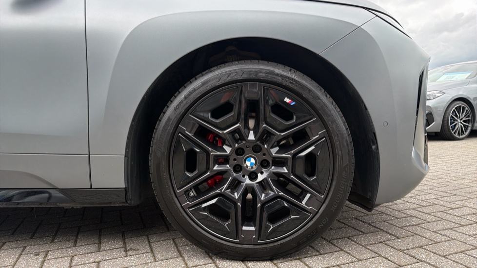 BMW iX 300kW xDrive45 M Sport 101kWh 5dr Auto [Tech] Electric Estate - Image 14