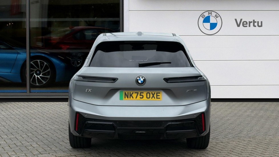 BMW iX 300kW xDrive45 M Sport 101kWh 5dr Auto [Tech] Electric Estate - Image 15