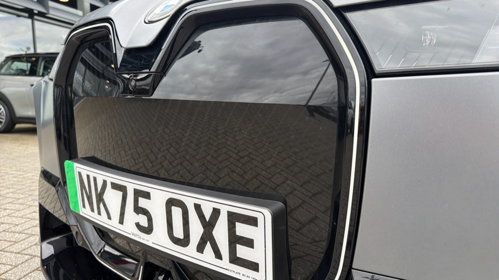 BMW iX 300kW xDrive45 M Sport 101kWh 5dr Auto [Tech] Electric Estate - Image 24