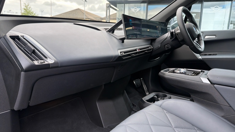 BMW iX 300kW xDrive45 M Sport 101kWh 5dr Auto [Tech] Electric Estate - Image 39