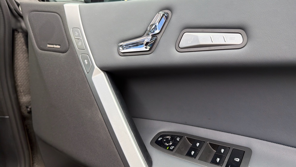 BMW iX 300kW xDrive45 M Sport 101kWh 5dr Auto [Tech] Electric Estate - Image 50