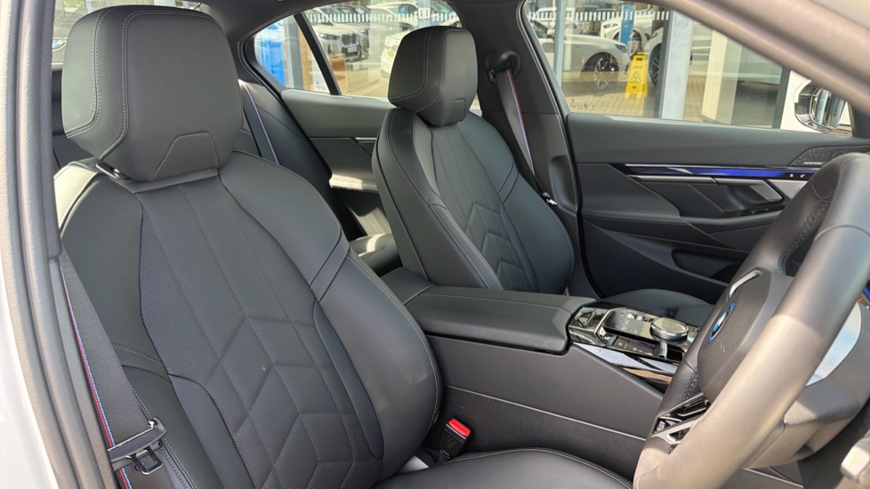 BMW i5 250kW eDrive40 M Sport Pro 84kWh 4dr Auto [Tech+] Electric Saloon - Image 11