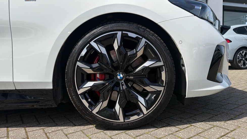 BMW i5 250kW eDrive40 M Sport Pro 84kWh 4dr Auto [Tech+] Electric Saloon - Image 14
