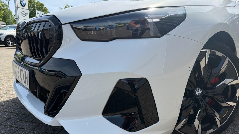 BMW i5 250kW eDrive40 M Sport Pro 84kWh 4dr Auto [Tech+] Electric Saloon - Image 39