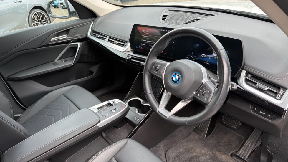 BMW iX1 230kW xDrive30 xLine 65kWh 5dr Auto Electric Estate - Image 6