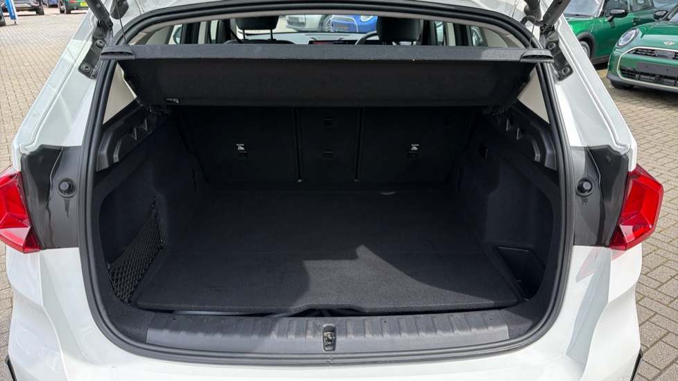 BMW iX1 230kW xDrive30 xLine 65kWh 5dr Auto Electric Estate - Image 13