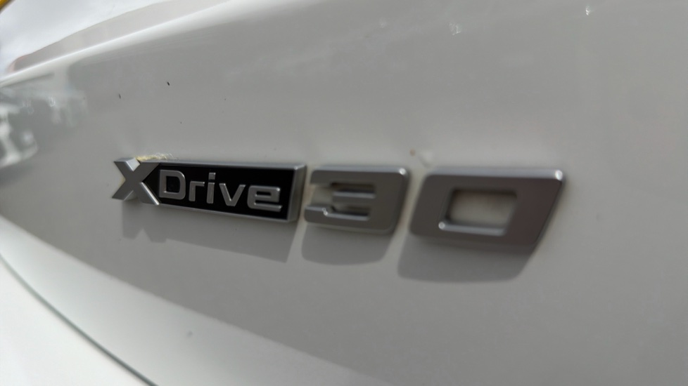 BMW iX1 230kW xDrive30 xLine 65kWh 5dr Auto Electric Estate - Image 29