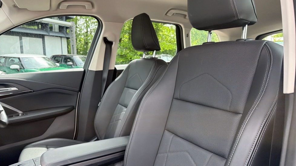 BMW iX1 230kW xDrive30 xLine 65kWh 5dr Auto Electric Estate - Image 35