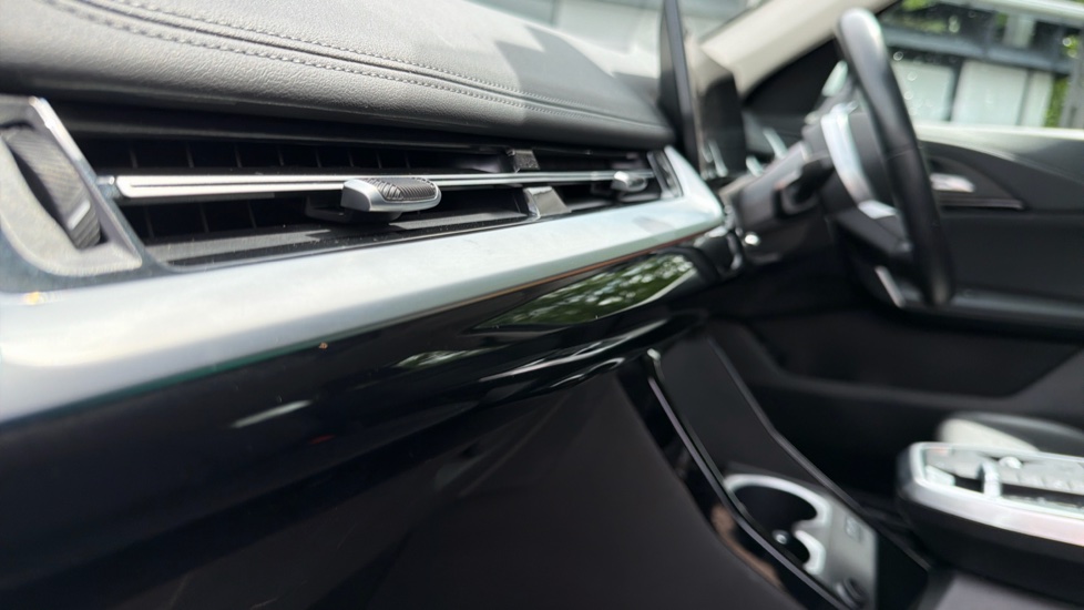 BMW iX1 230kW xDrive30 xLine 65kWh 5dr Auto Electric Estate - Image 36