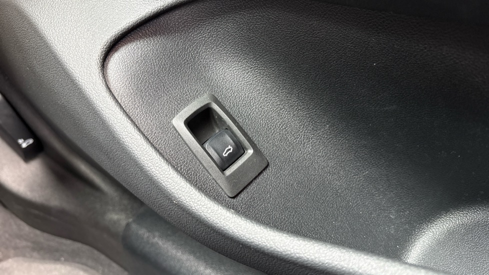 BMW 4 Series 420i M Sport 5dr Step Auto Petrol Hatchback - Image 39