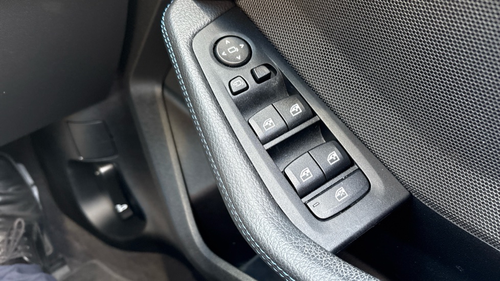 BMW 1 Series 118i M Sport 5dr Step Auto Petrol Hatchback - Image 31