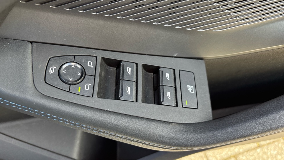 BMW 1 Series 120 M Sport 5dr Step Auto [Tech+/Pro Pack] Petrol Hatchback - Image 31