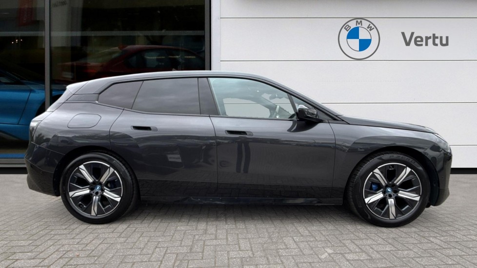 BMW iX 240kW xDrive40 M Sport Edition 76.6kWh 5dr Auto Electric Estate - Image 3